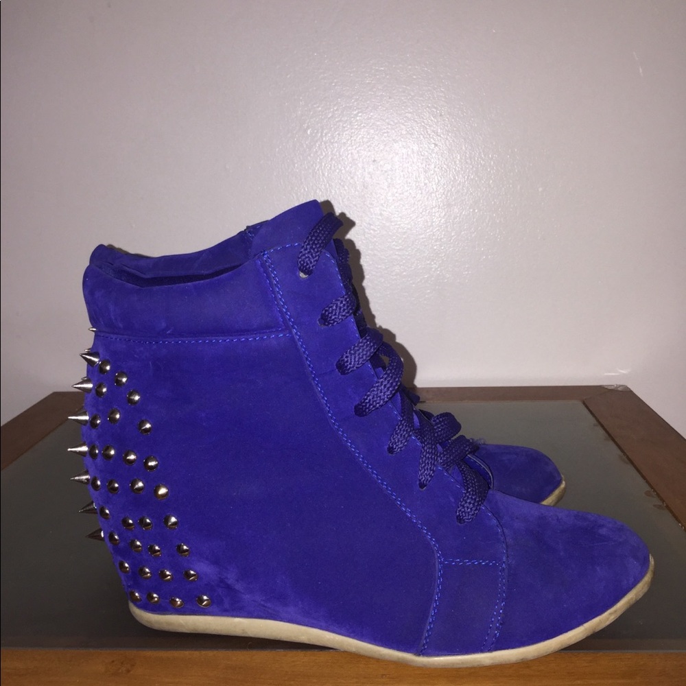 Light Blue Suede Wedges With Spikes
